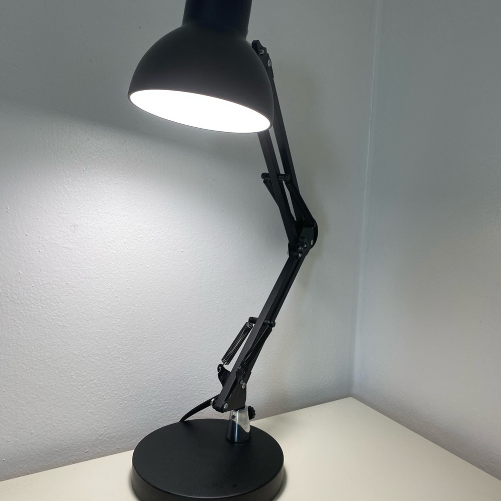 BLACK DESK LAMP